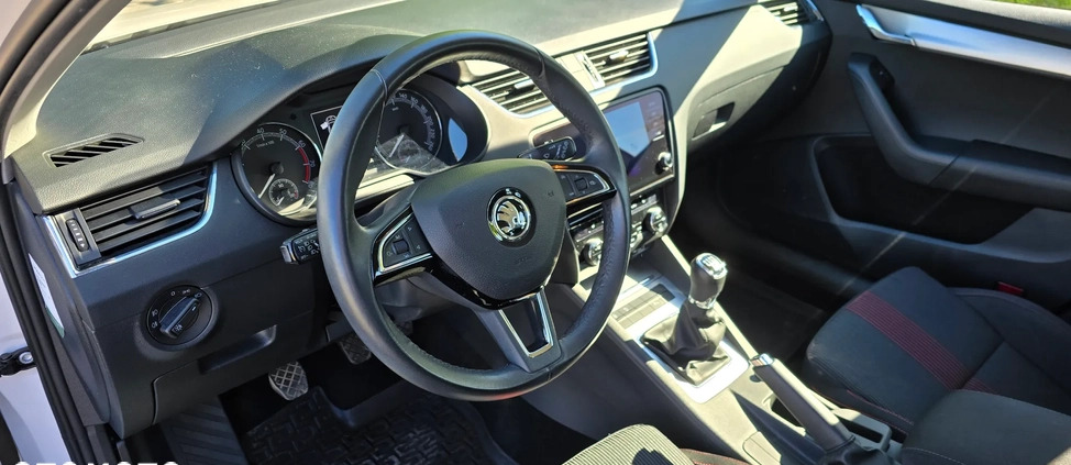 Skoda Octavia cena 43900 przebieg: 156198, rok produkcji 2019 z Łódź małe 379